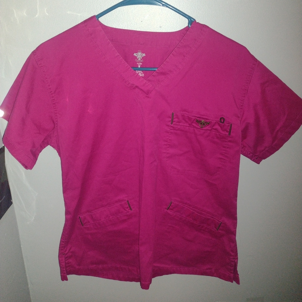 MED COUTURE scrub top